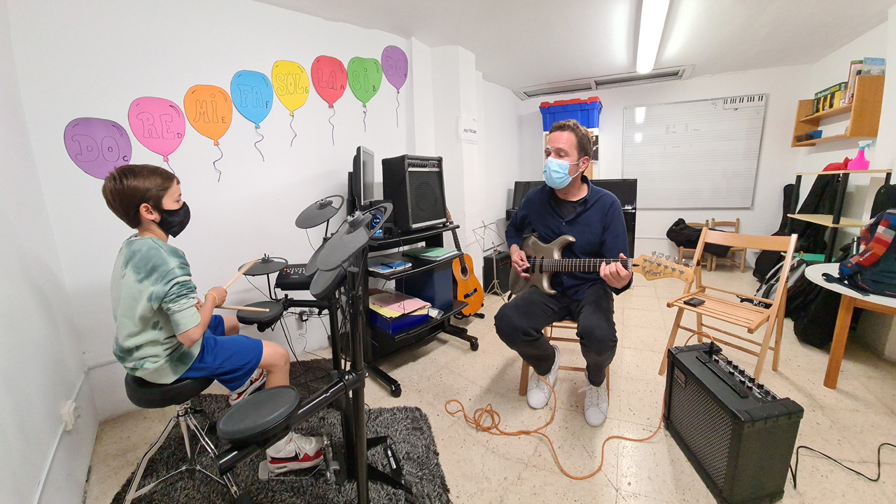 clases bateria les corts sarrià